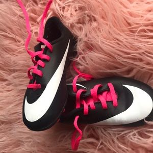 *** SOLD. Nike Soccer Cleats